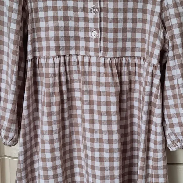 Сукня в клитинку