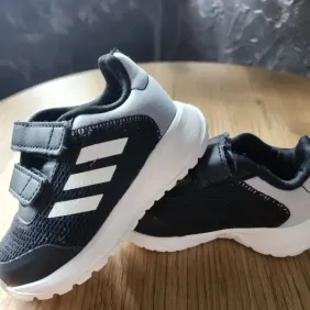 Кросівки adidas