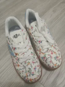 Кросівки