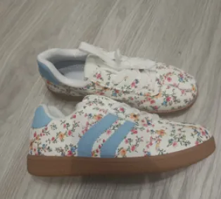 Кросівки