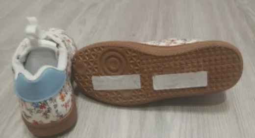 Кросівки