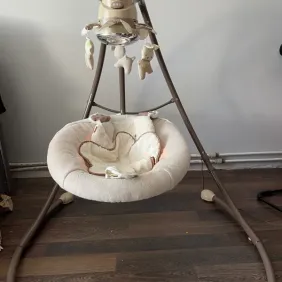 Крісло-гойдалка FisherPrice